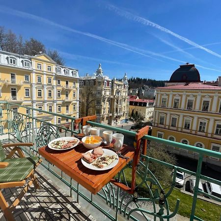 Balconies Above Colonnade Apartamento Mariánské Lázně Exterior foto