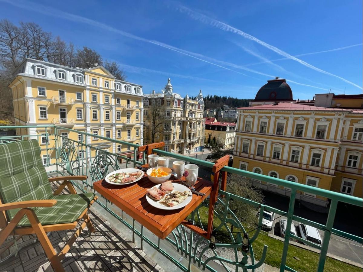 Balconies Above Colonnade Apartamento Mariánské Lázně Exterior foto