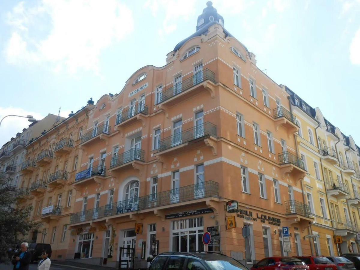Balconies Above Colonnade Apartamento Mariánské Lázně Exterior foto